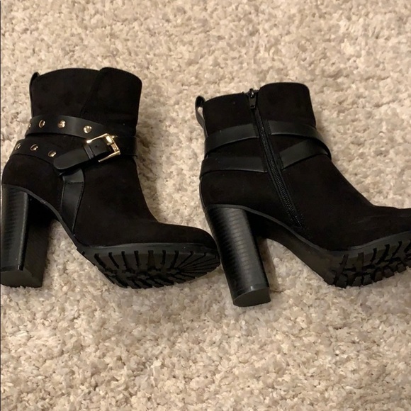 Apt 9 black faux suede ankle boots, gold hardware - Picture 4 of 8